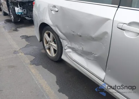 2014 Toyota Camry Se z USA, uszkodzony, nr VIN 4T1BF1FK3EU359280